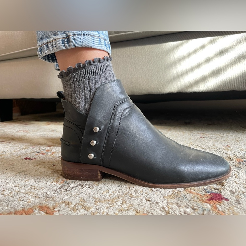 Black Franco Sarto booties!
